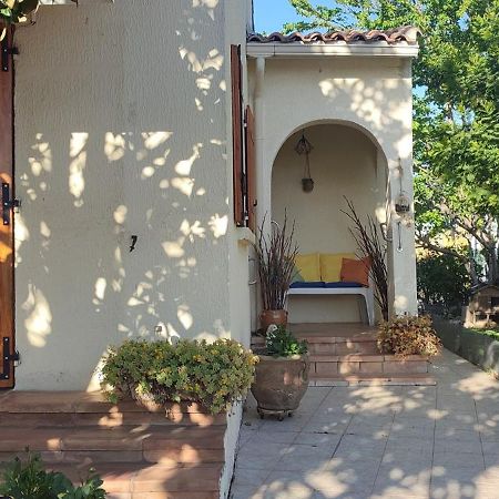 Maison T2 Avec Petit Jardin Dans Impasse Calme 巴亚盖斯 外观 照片