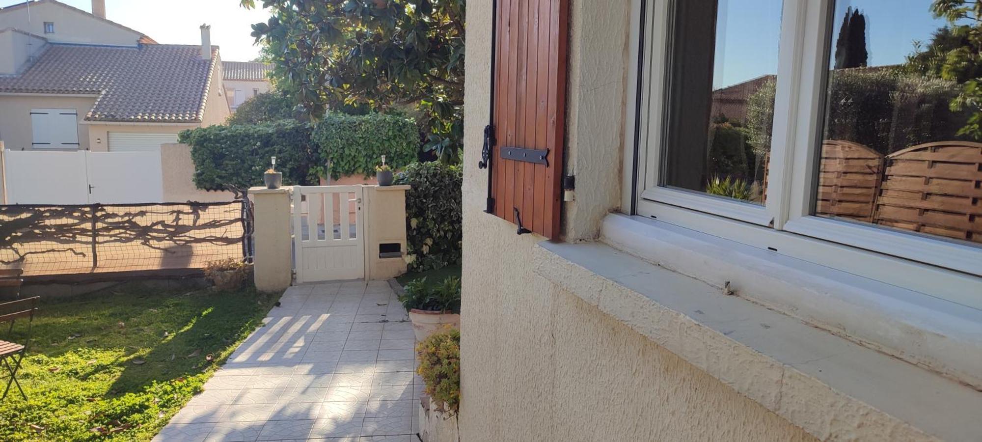 Maison T2 Avec Petit Jardin Dans Impasse Calme 巴亚盖斯 外观 照片