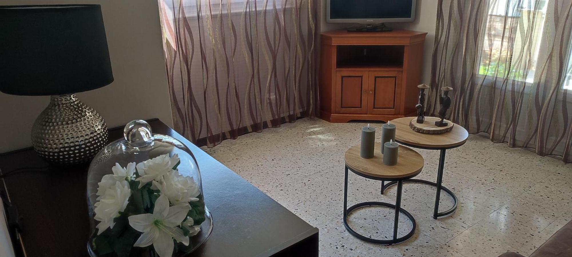 Maison T2 Avec Petit Jardin Dans Impasse Calme 巴亚盖斯 外观 照片