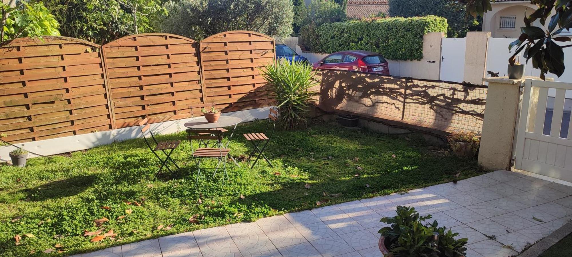 Maison T2 Avec Petit Jardin Dans Impasse Calme 巴亚盖斯 外观 照片