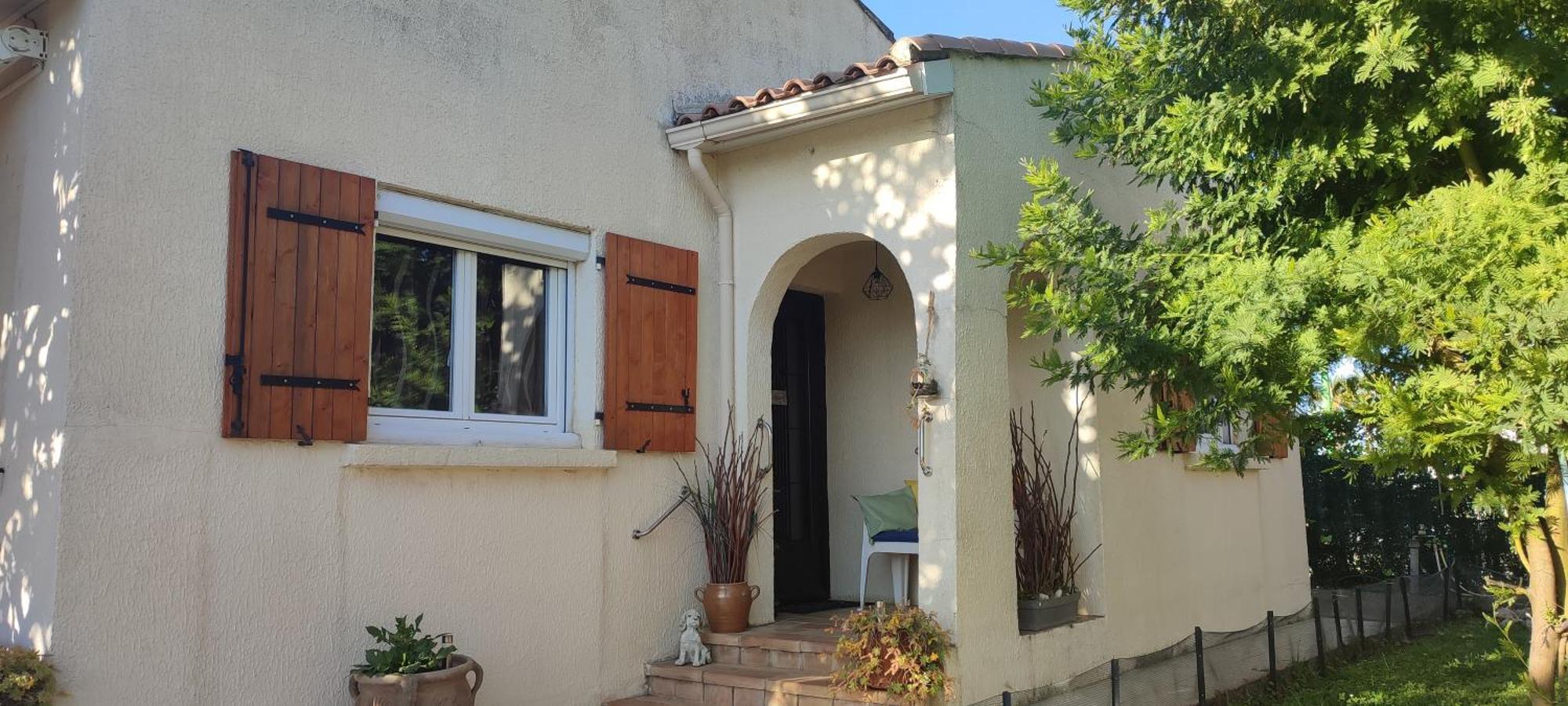 Maison T2 Avec Petit Jardin Dans Impasse Calme 巴亚盖斯 外观 照片