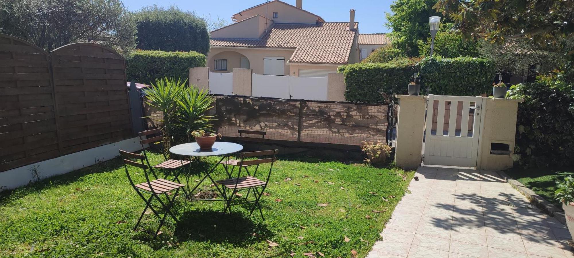 Maison T2 Avec Petit Jardin Dans Impasse Calme 巴亚盖斯 外观 照片