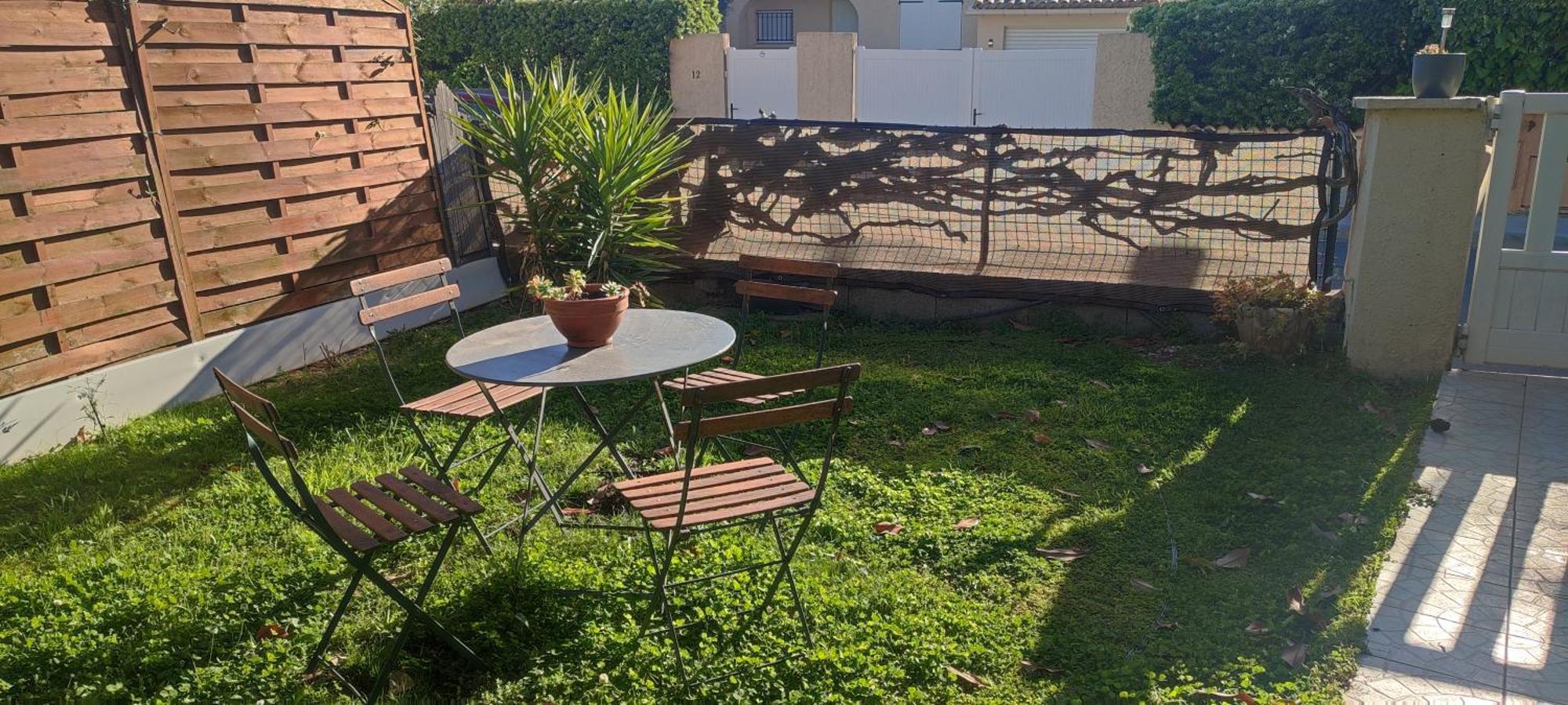 Maison T2 Avec Petit Jardin Dans Impasse Calme 巴亚盖斯 外观 照片