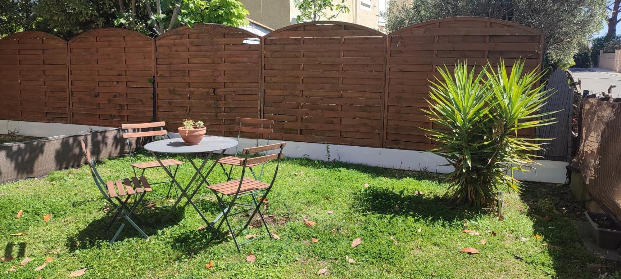 Maison T2 Avec Petit Jardin Dans Impasse Calme 巴亚盖斯 外观 照片