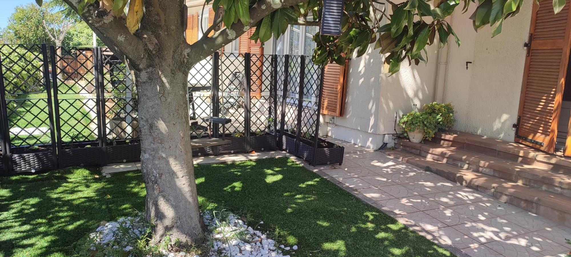 Maison T2 Avec Petit Jardin Dans Impasse Calme 巴亚盖斯 外观 照片